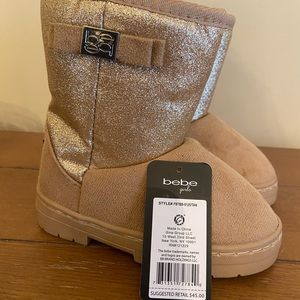 NWT Toddler Girl Sparkly Snowboot